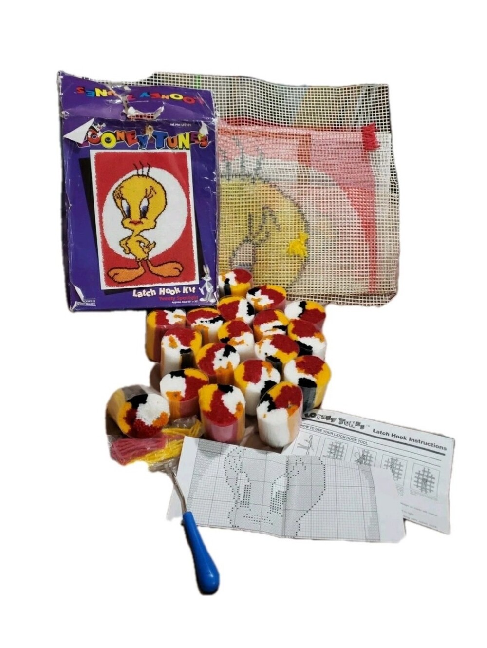 Vtg 1994 Looney Tunes Tweety Bird Latch Hook Kit Open Box 20"x30"